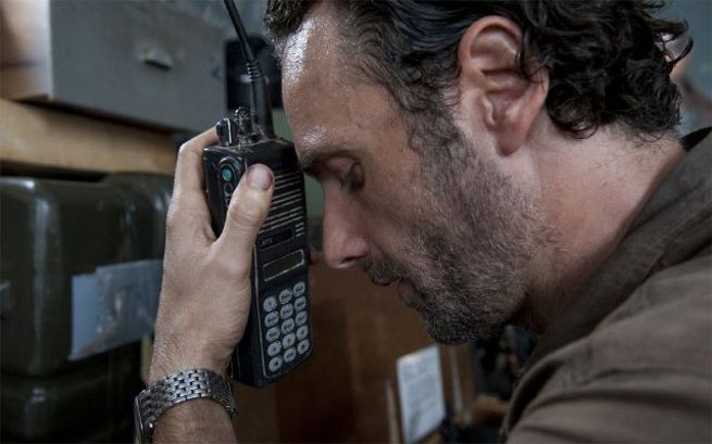 The Walking Dead: Who could be behind the radio call?