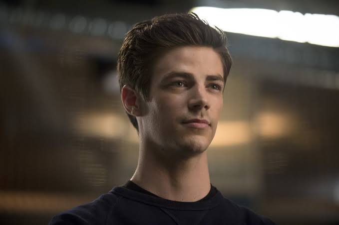 Grant Gustin Reveals Major Crisis Character Appearance for The Flash S6 Premiere