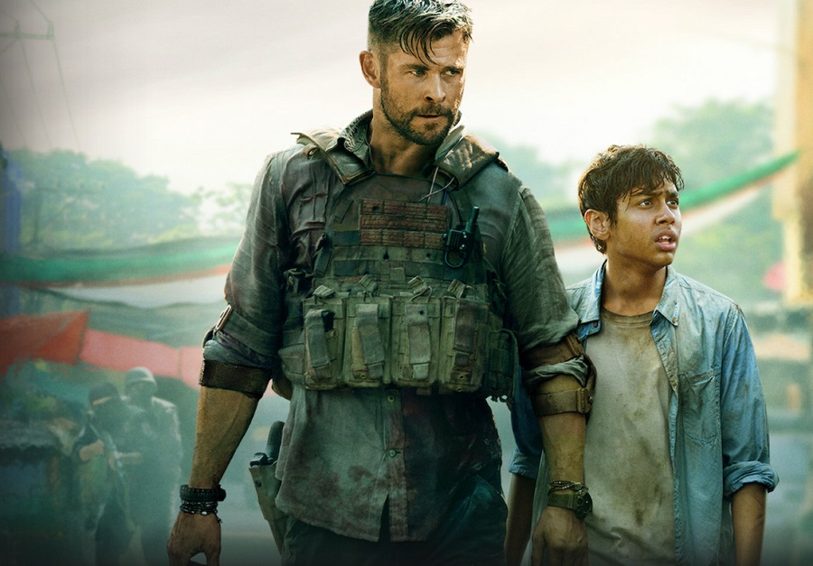 Chris Hemsworth In Extraction on Netflix