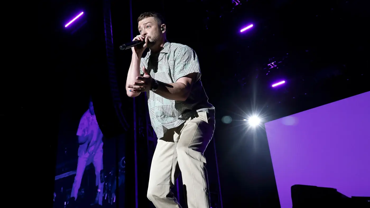 Justin Timberlake apologized on social media for his dance moves