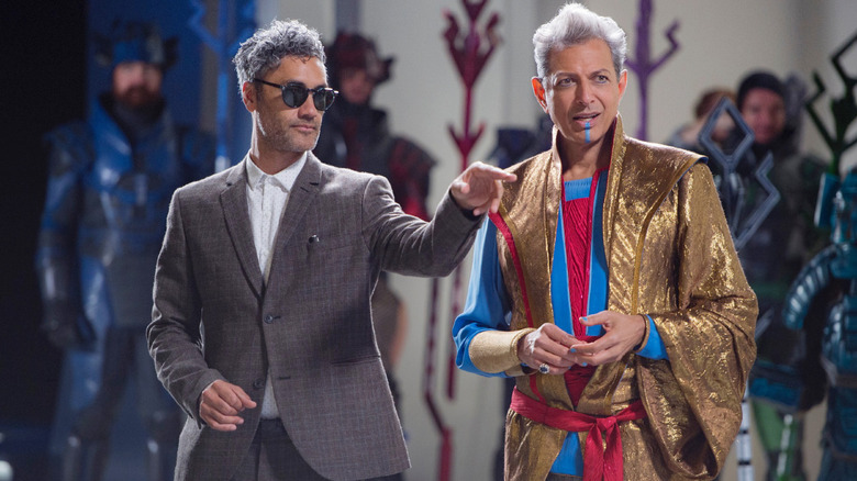 Taiki Waititi directing Jeff Goldblum on the sets of Thor.