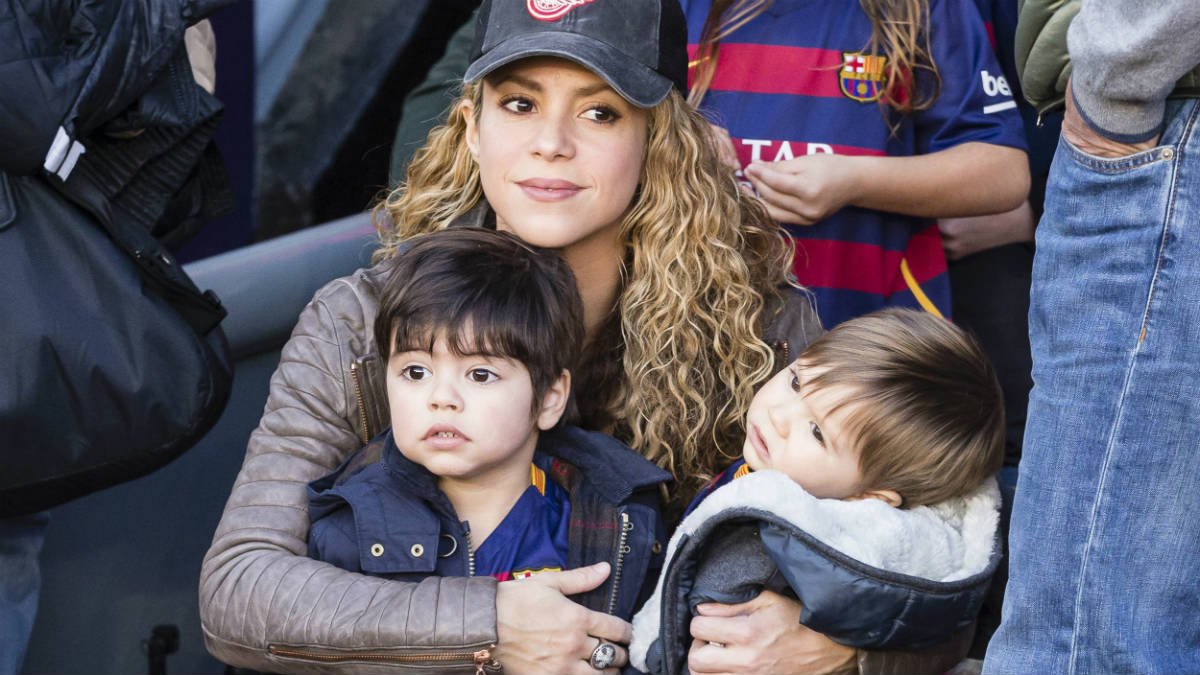 Shakira With Her Kids