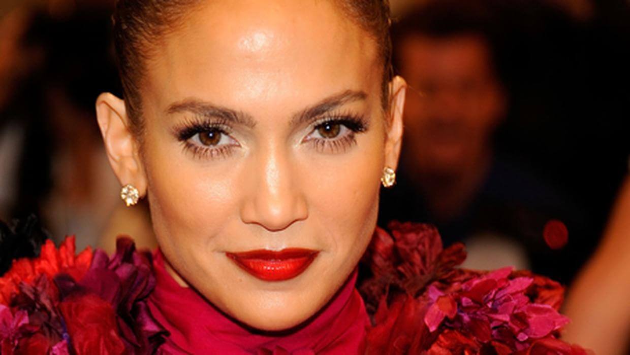 Cameron Diaz is facing difficulty to work with J.Lo