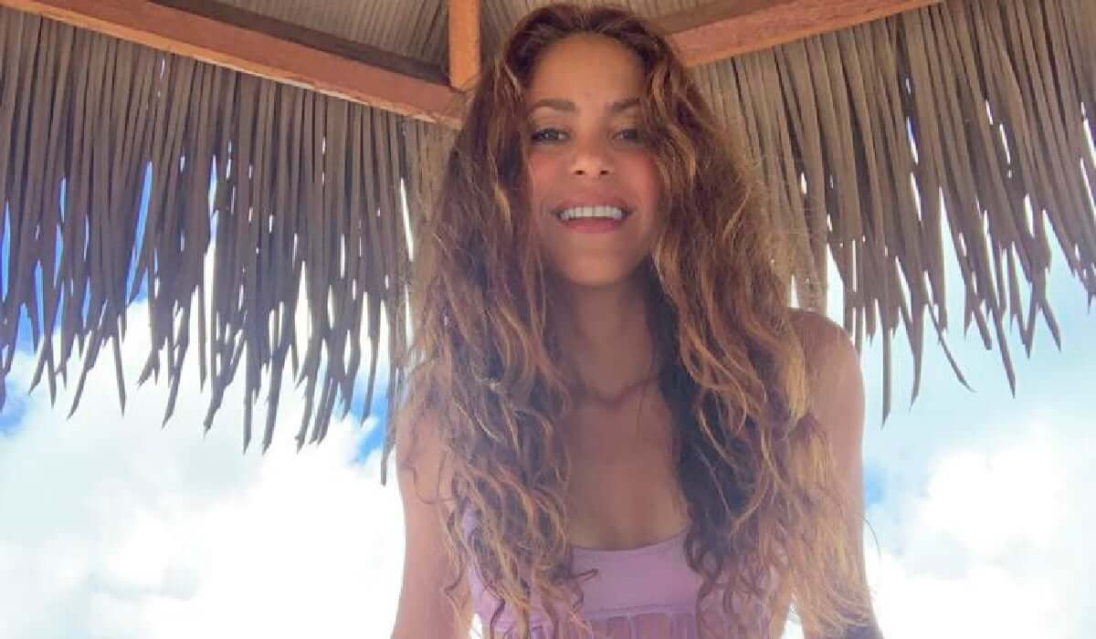 Shakira teased fans with a new post 