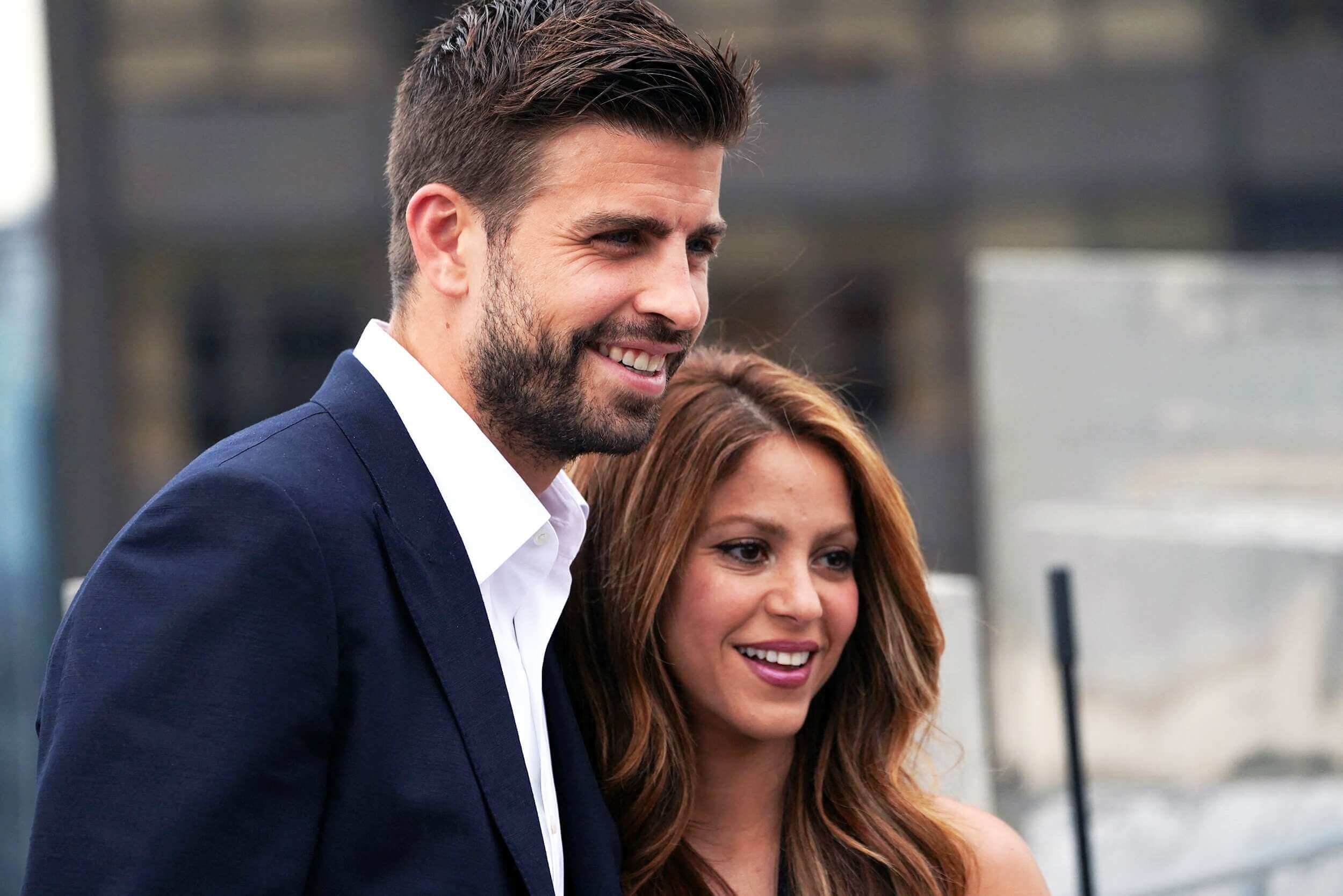 The Columbian pop star with Gerard Pique 