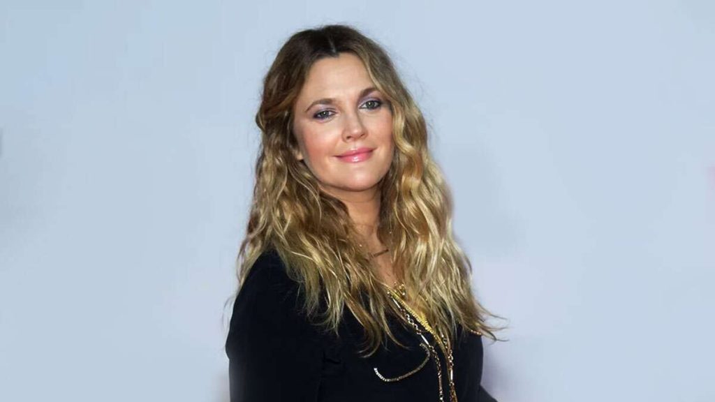 “That’s so weird he gave me the pursed lips”: Drew Barrymore Recalls Bizarre Experience of Kissing Co-star Who Was Her Boyfriend, Says Onscreen Kissing is Weird