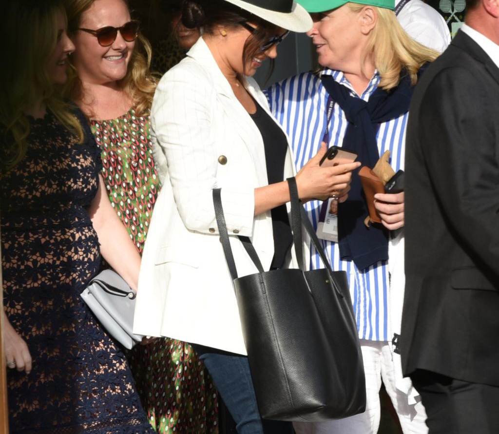 Meghan Markle with the Cuyana tote bag at a Wimbledon game