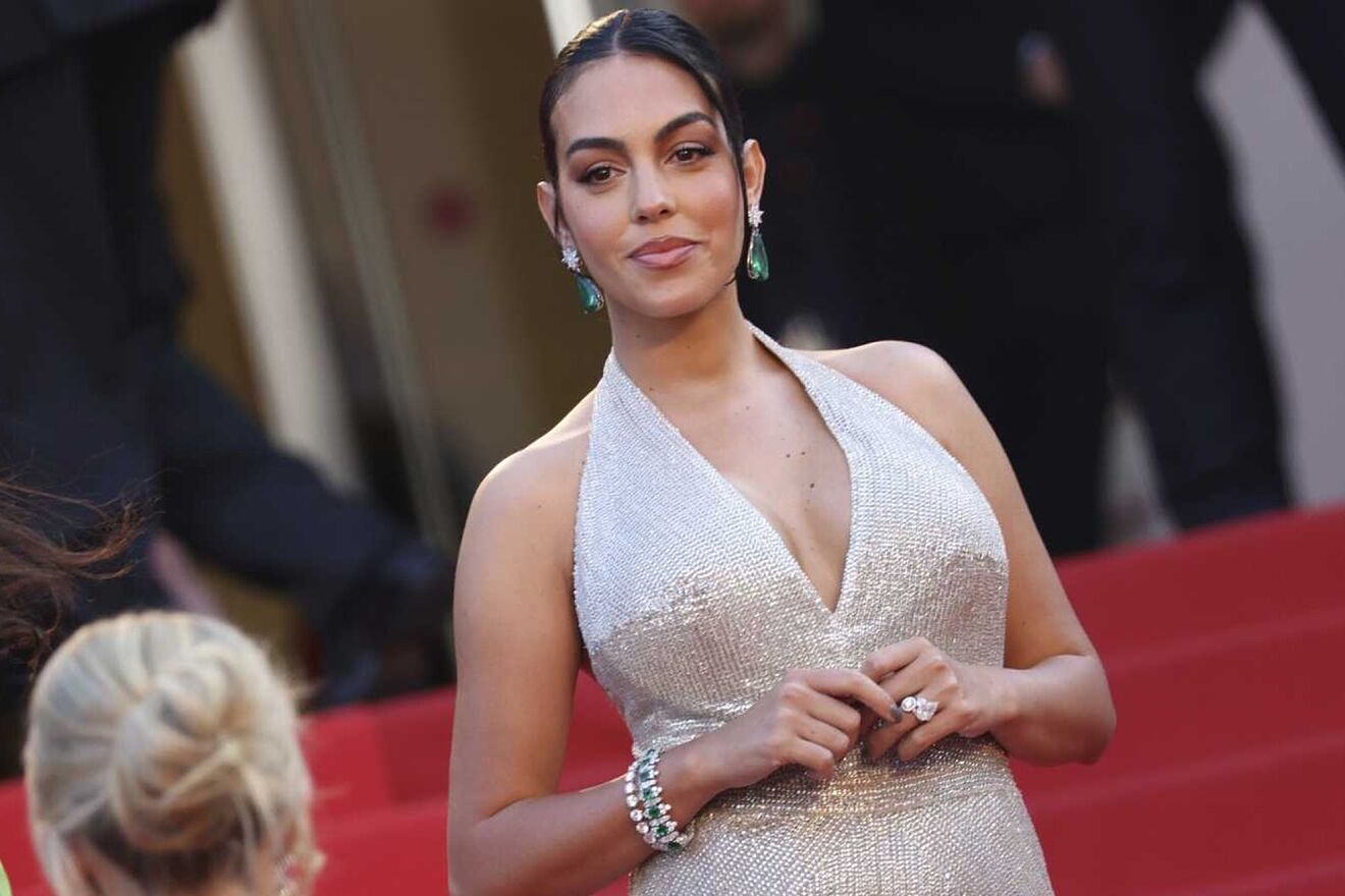 She has to thank Ronaldo for not being a shop assistant”: Cristiano  Ronaldo's Partner Georgina Rodriguez Gets Blasted For 'Hissy' Attitude  Amidst Reports of Not Helping Own Sister - Animated Times