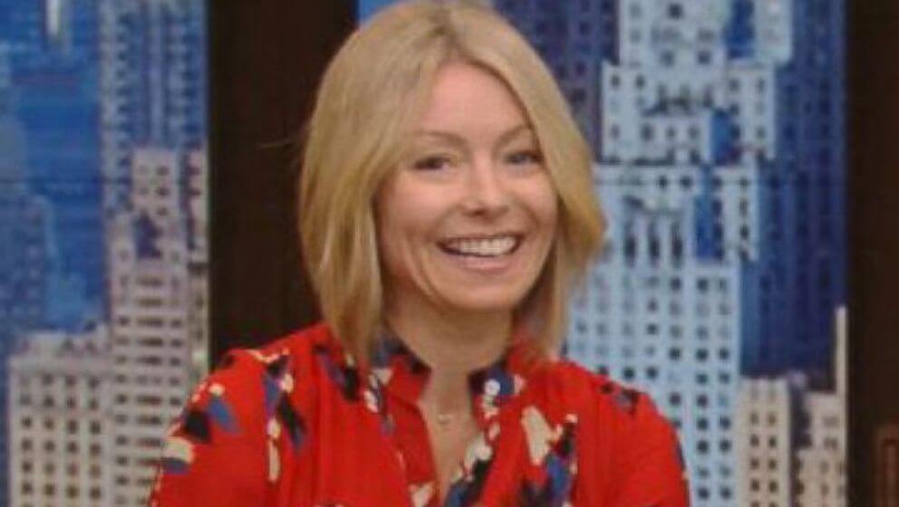 Kelly Ripa hosting the show without makeup