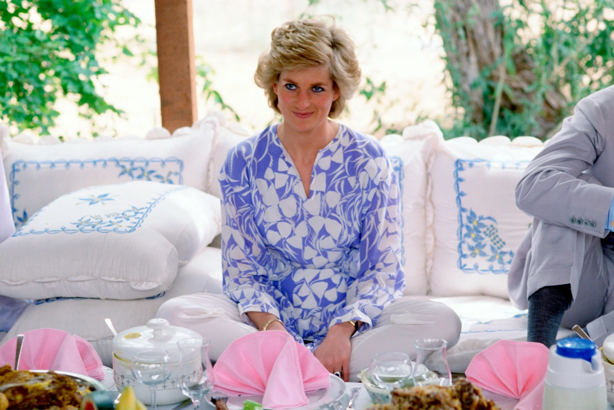 Princess Diana's unseen letters on auction
