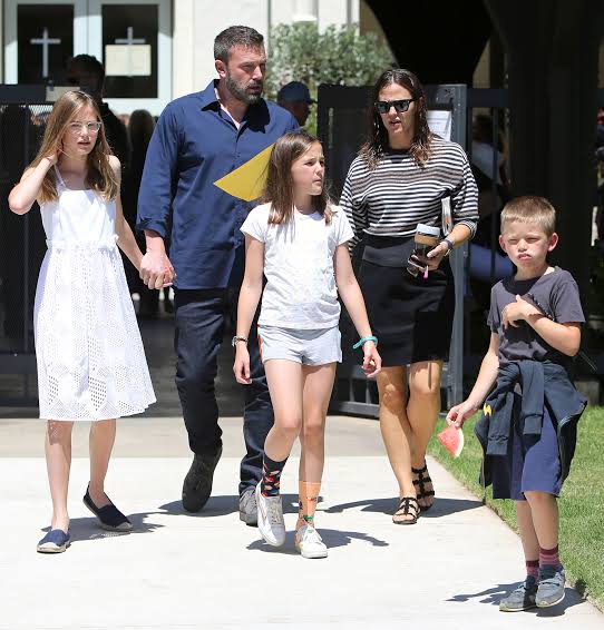 Ben Affleck and Jennifer Garner with their kids.