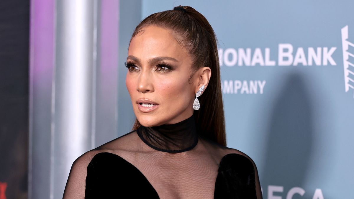 Jennifer Lopez claims she's never had any botox or fillers