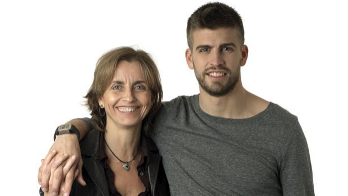 Pique and his mother