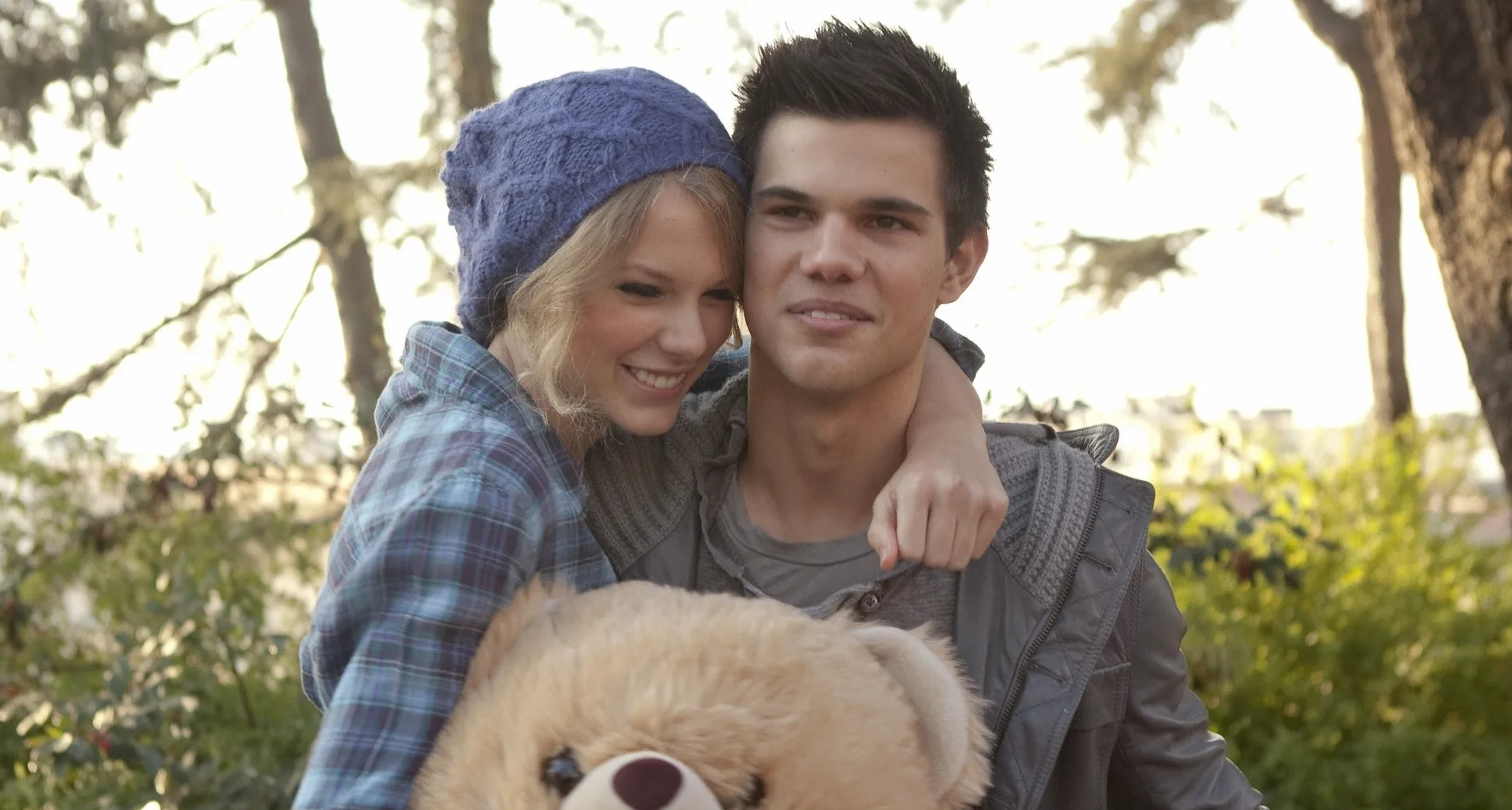 Taylor Lautner regrets not standing up for Taylor Swift when Ye yanked her mic