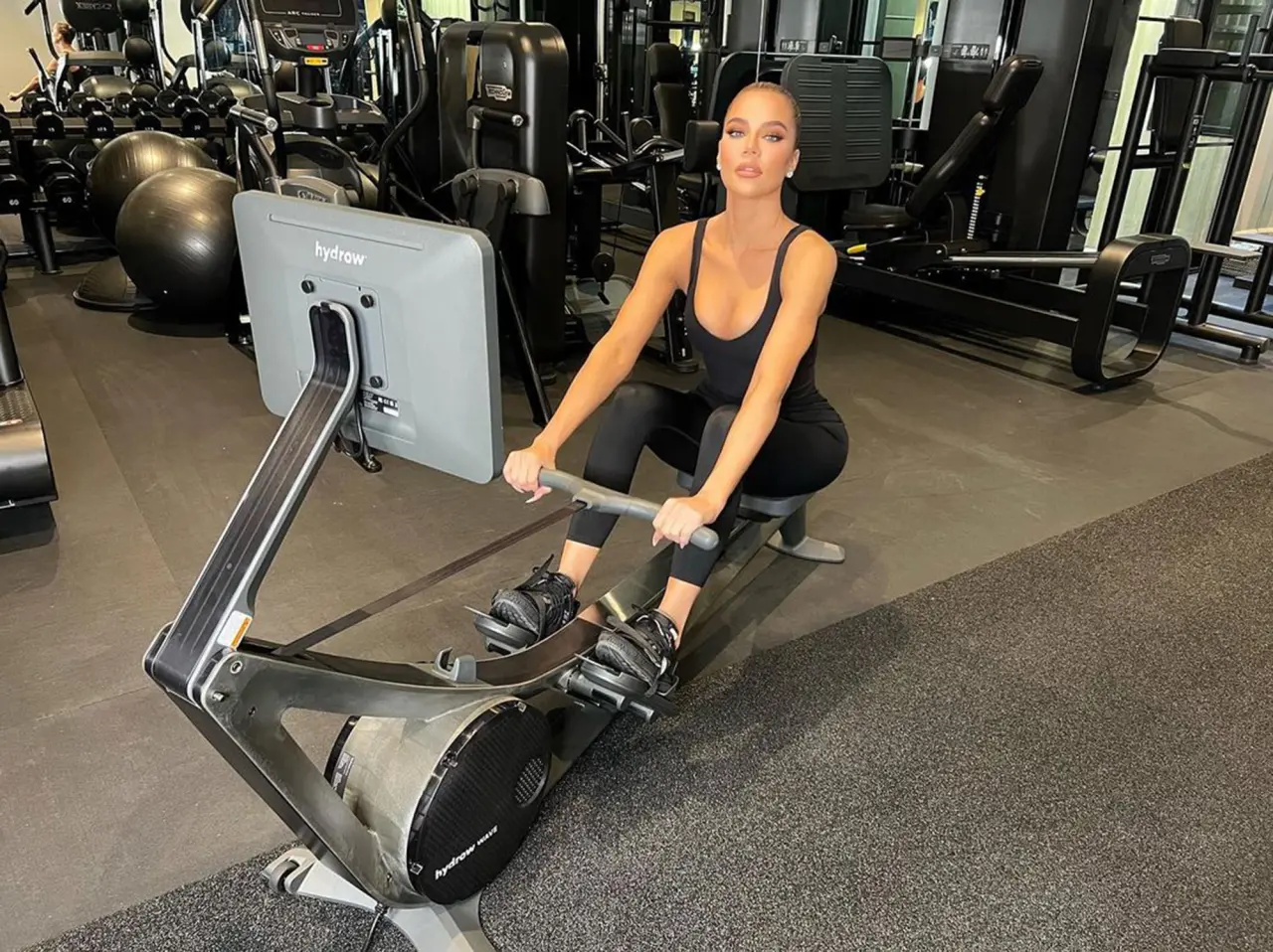 Khloe Kardashian sweating out at gym
